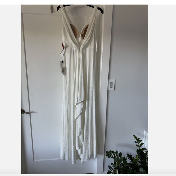 NWT $298 Mac Duggal Cowl Back Surplice Knit Gown in White Size 6 - Picture 3 of 10